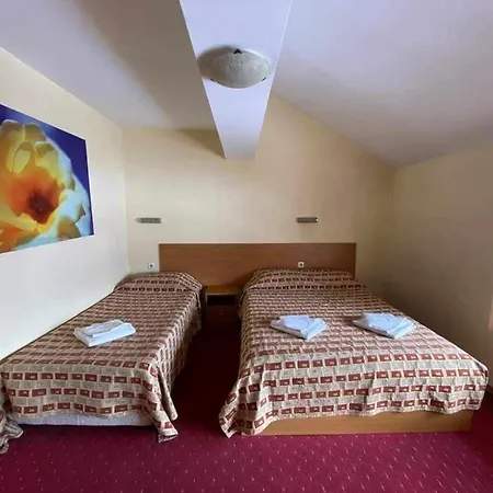 Family House Oreha Pensión