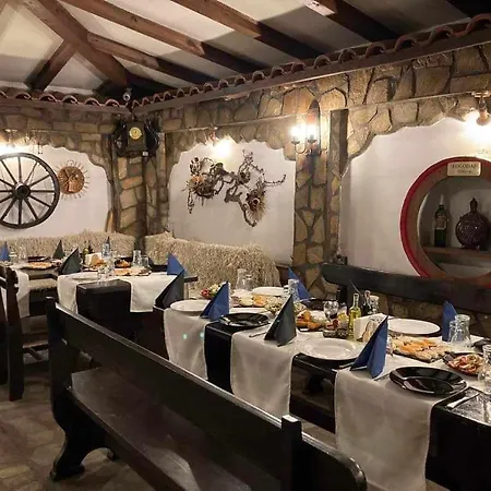 Pensión Family House Oreha