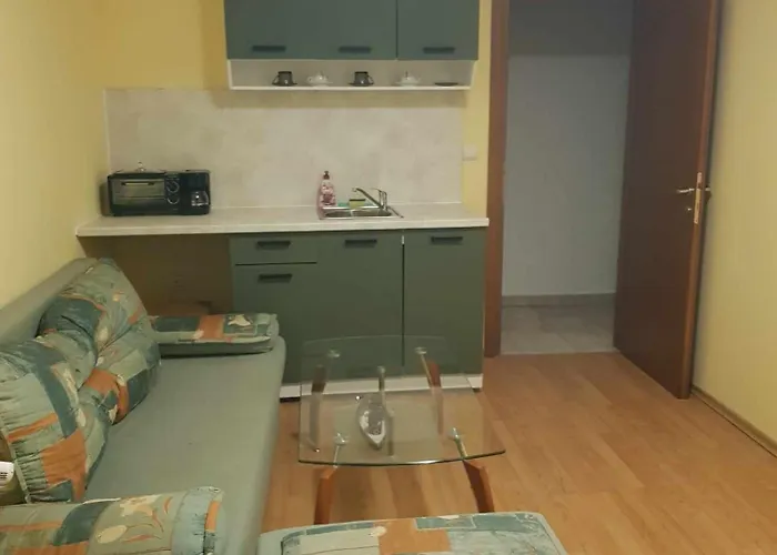 Πανσιόν Family House Oreha 3*