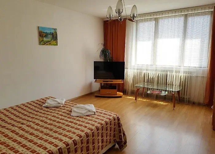 Πανσιόν Family House Oreha 3*